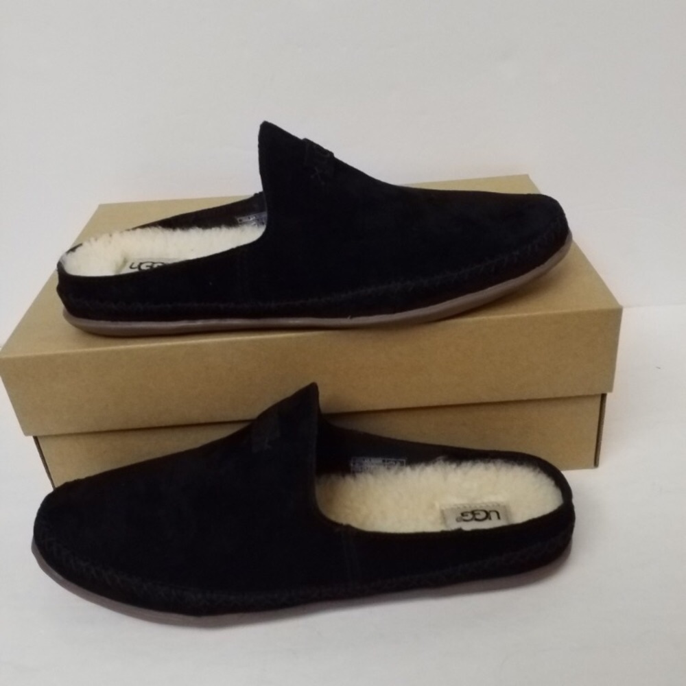 New UGG slippers, size 8